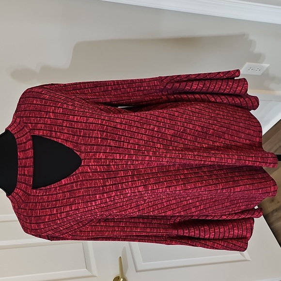 Top - Picture 3 of 16